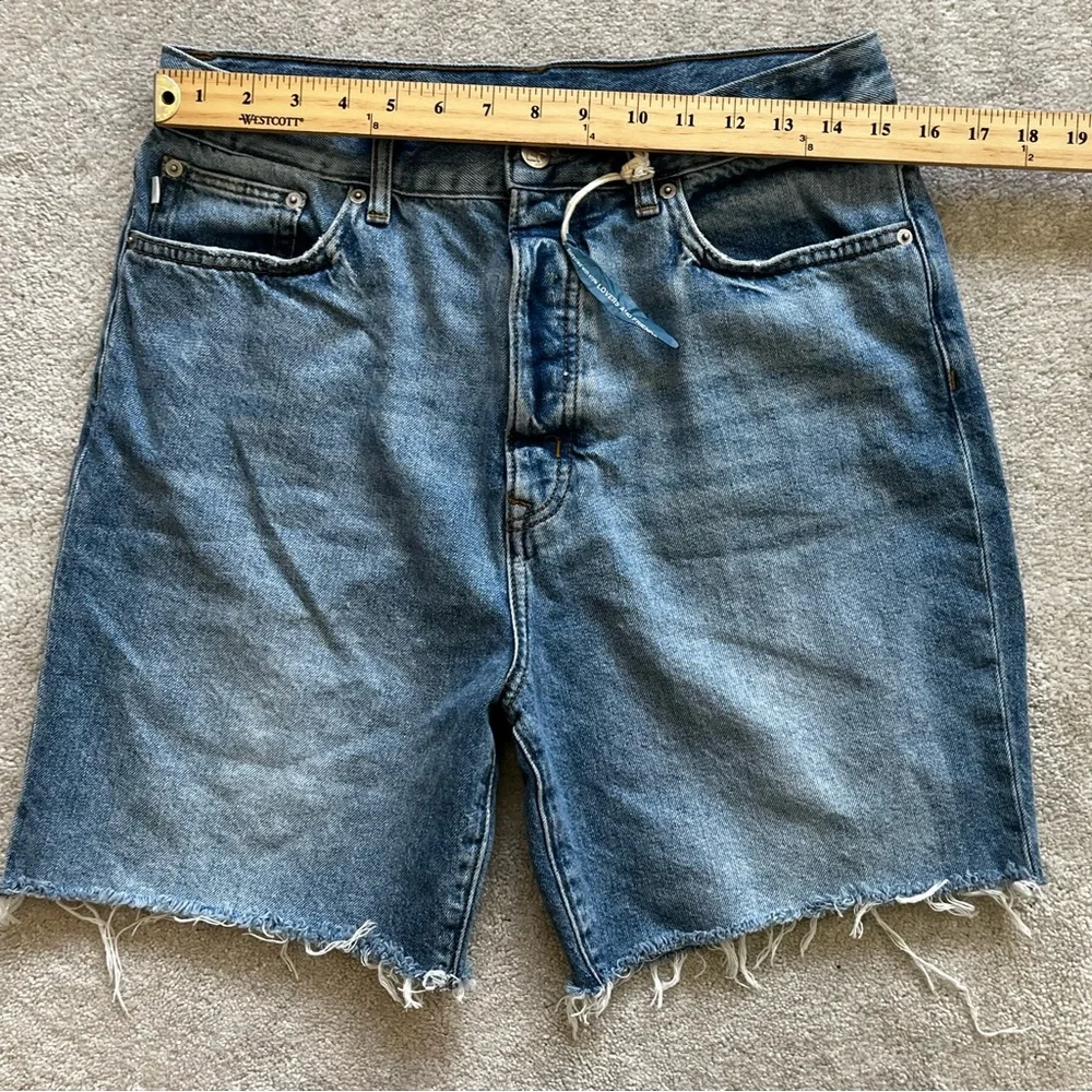 LOVERS AND FRIENDS NWT HIGH RISE 90s CUTOFF SHORTS SIZE 30 Y2K TRENDY - Picture 10 of 13